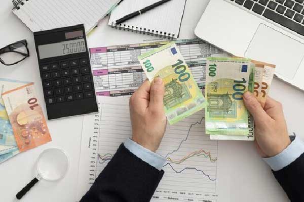 在亚马逊表示放弃展示关税成本的想法之前 特朗普向贝佐斯提出了抱怨